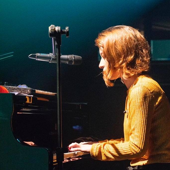 thaysa-pizzolato-tati-hauer